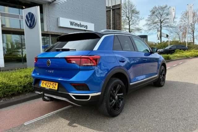 Volkswagen T-Roc (2021) thumbnail 4