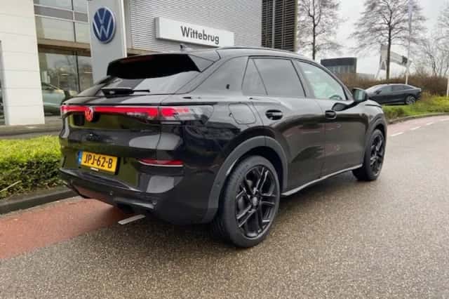 Volkswagen T-Roc (2025) thumbnail 4