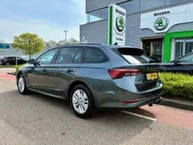Škoda Octavia (2021) thumbnail 3