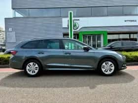 Škoda Octavia (2021) thumbnail 8