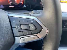 Volkswagen Golf (2021) thumbnail 21
