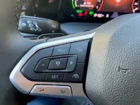 Volkswagen Golf (2021) thumbnail 22