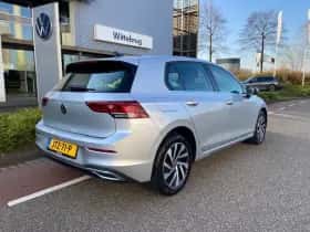 Volkswagen Golf (2021) thumbnail 4
