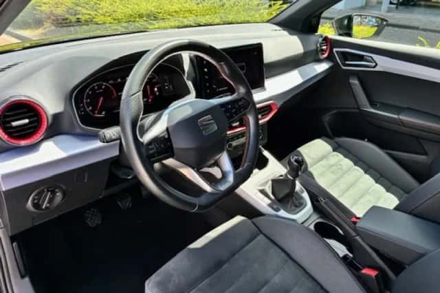 SEAT Arona (2022) thumbnail 6