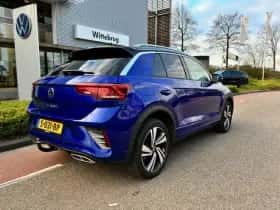 Volkswagen T-Roc (2023) thumbnail 4