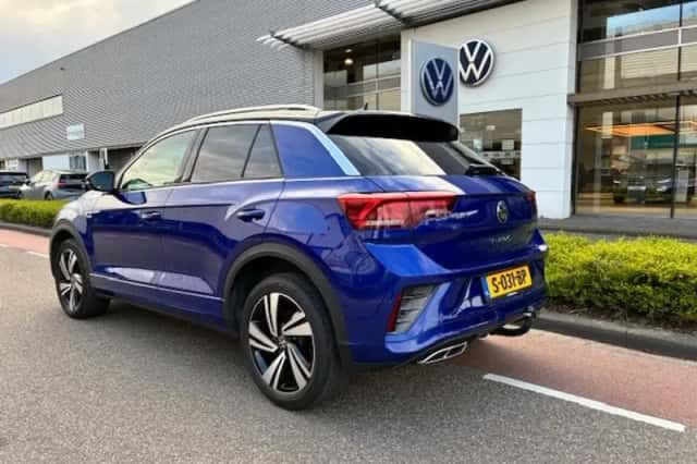 Volkswagen T-Roc (2023) thumbnail 3