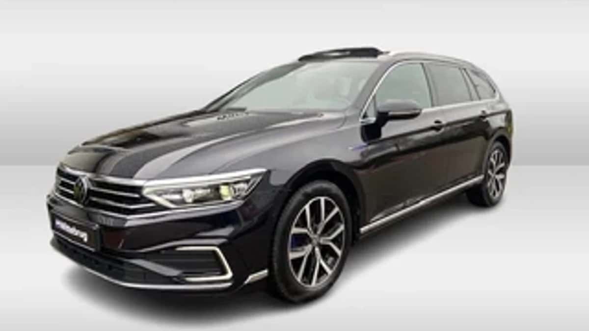 Volkswagen Passat (2022) — foto 1