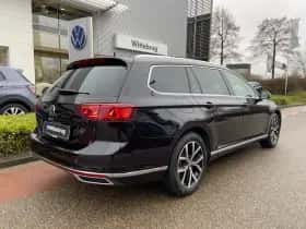 Volkswagen Passat (2022) thumbnail 4