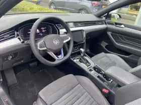 Volkswagen Passat (2022) thumbnail 6