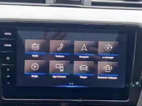 Volkswagen Passat (2022) thumbnail 9
