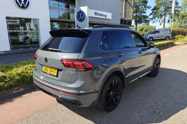 Volkswagen Tiguan (2023) thumbnail 4