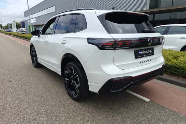 Volkswagen Tiguan (2025) thumbnail 3