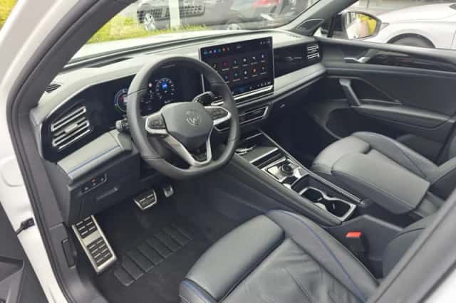 Volkswagen Tiguan (2025) thumbnail 6