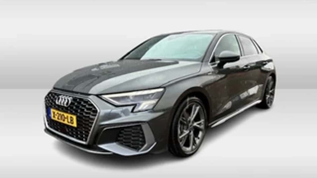 Audi A3 (2023) — foto 1