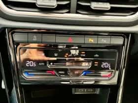 Volkswagen T-Roc (2023) thumbnail 24