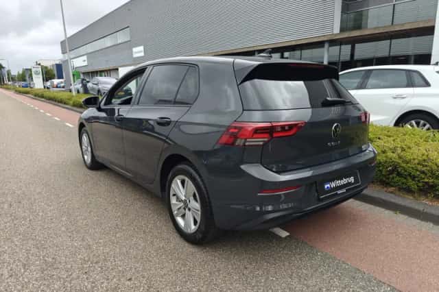 Volkswagen Golf (2022) thumbnail 3