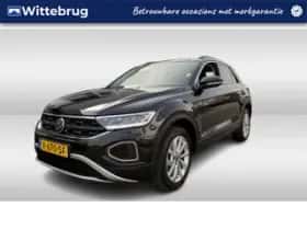 Volkswagen T-Roc (2024) thumbnail 1