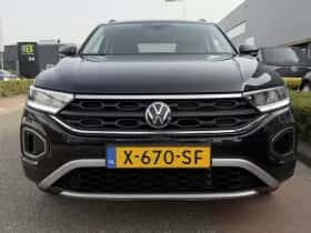 Volkswagen T-Roc (2024) thumbnail 11