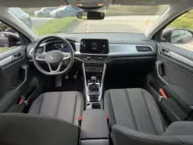 Volkswagen T-Roc (2024) thumbnail 13