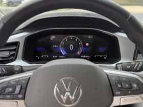 Volkswagen T-Roc (2024) thumbnail 17