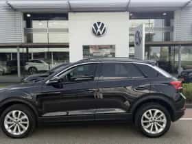 Volkswagen T-Roc (2024) thumbnail 3