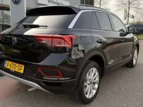 Volkswagen T-Roc (2024) thumbnail 8