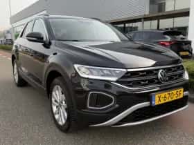 Volkswagen T-Roc (2024) thumbnail 10