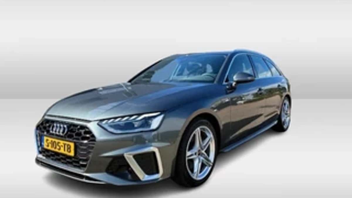 Audi A4 (2023) — foto 1