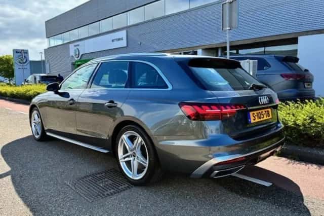 Audi A4 (2023) thumbnail 3