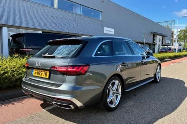 Audi A4 (2023) thumbnail 4