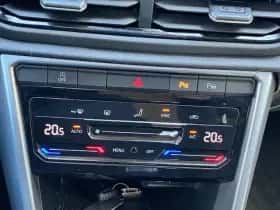 Volkswagen T-Roc (2024) thumbnail 18