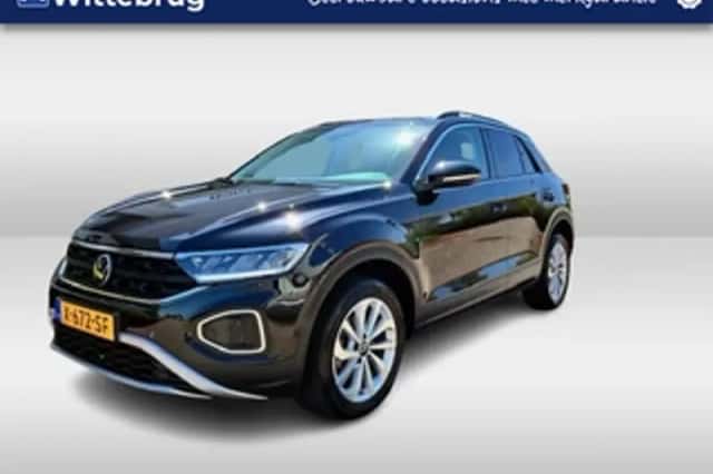 Volkswagen T-Roc (2024) thumbnail 1