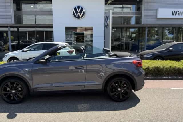 Volkswagen T-Roc (2022) thumbnail 3
