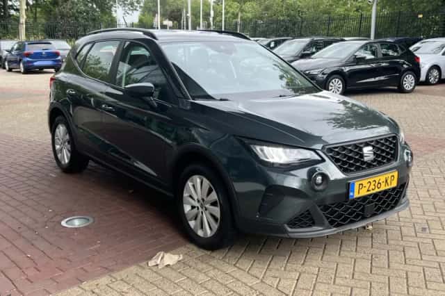 SEAT Arona (2022) thumbnail 3