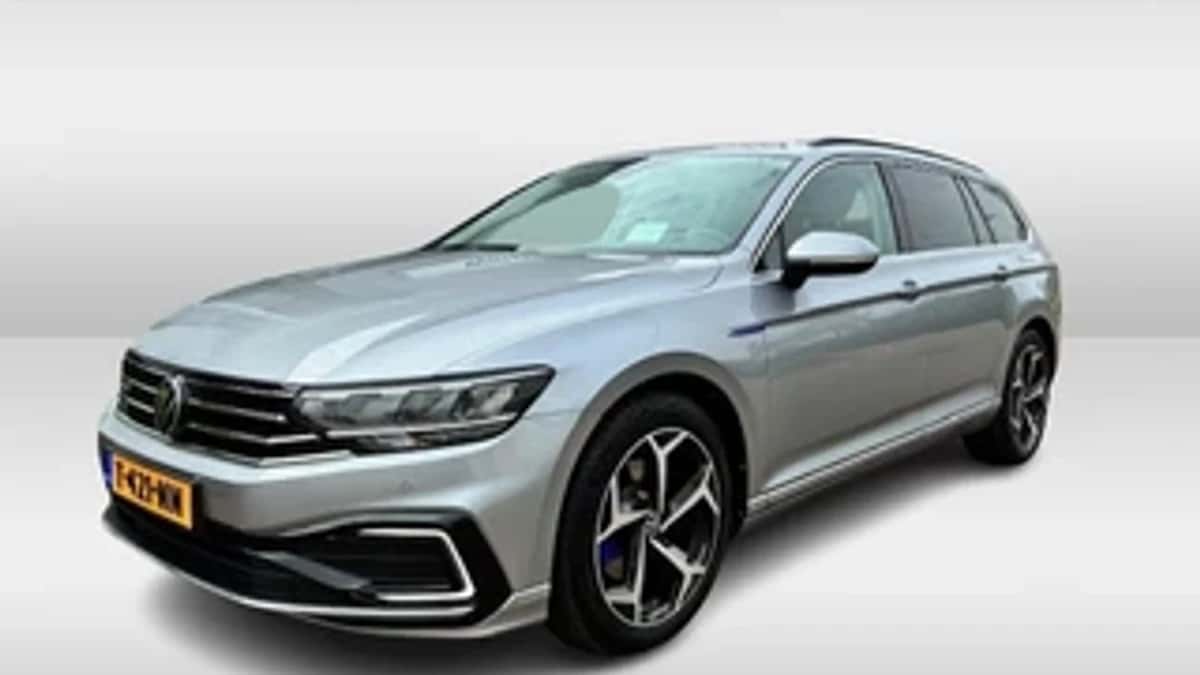 Volkswagen Passat (2021) — foto 1
