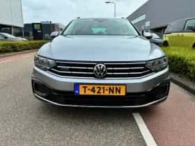 Volkswagen Passat (2021) thumbnail 17
