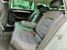 Volkswagen Passat (2021) thumbnail 20