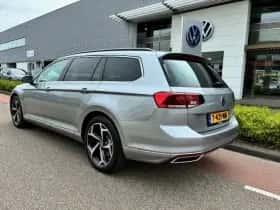 Volkswagen Passat (2021) thumbnail 3