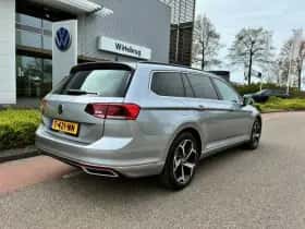 Volkswagen Passat (2021) thumbnail 4