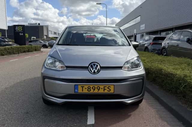 Volkswagen Up! (2023) thumbnail 5