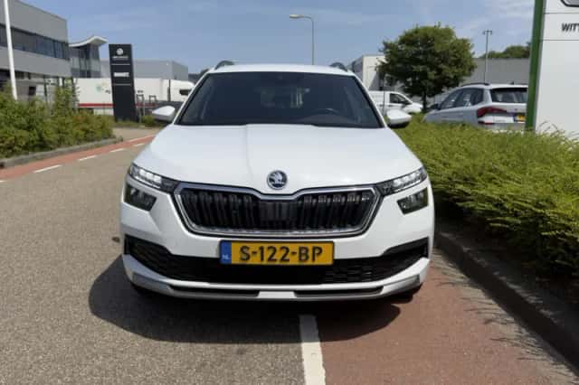 Škoda Kamiq (2023) thumbnail 2