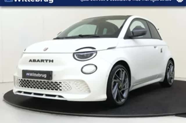 Abarth 500 C (2025) thumbnail 1