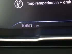 Peugeot 3008 (2021) thumbnail 8