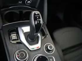 Alfa Romeo Stelvio (2023) thumbnail 20