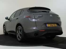 Alfa Romeo Stelvio (2023) thumbnail 5