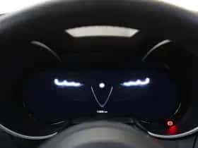 Alfa Romeo Stelvio (2023) thumbnail 8