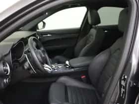 Alfa Romeo Stelvio (2023) thumbnail 10