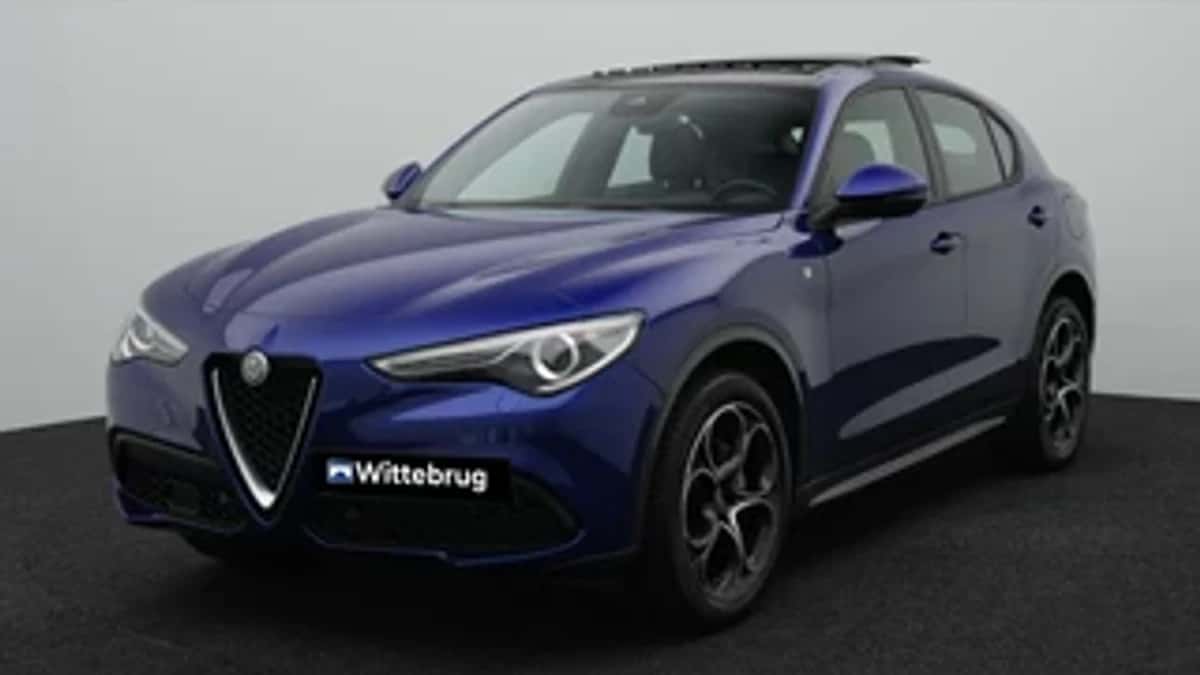 Alfa Romeo Stelvio (2023) — foto 1
