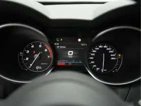 Alfa Romeo Stelvio (2023) thumbnail 13