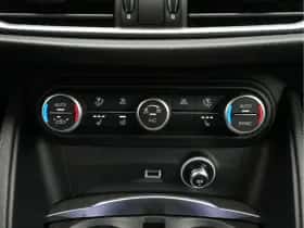 Alfa Romeo Stelvio (2023) thumbnail 26